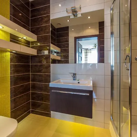 Malwa Nocleg ze śniadaniem 3*